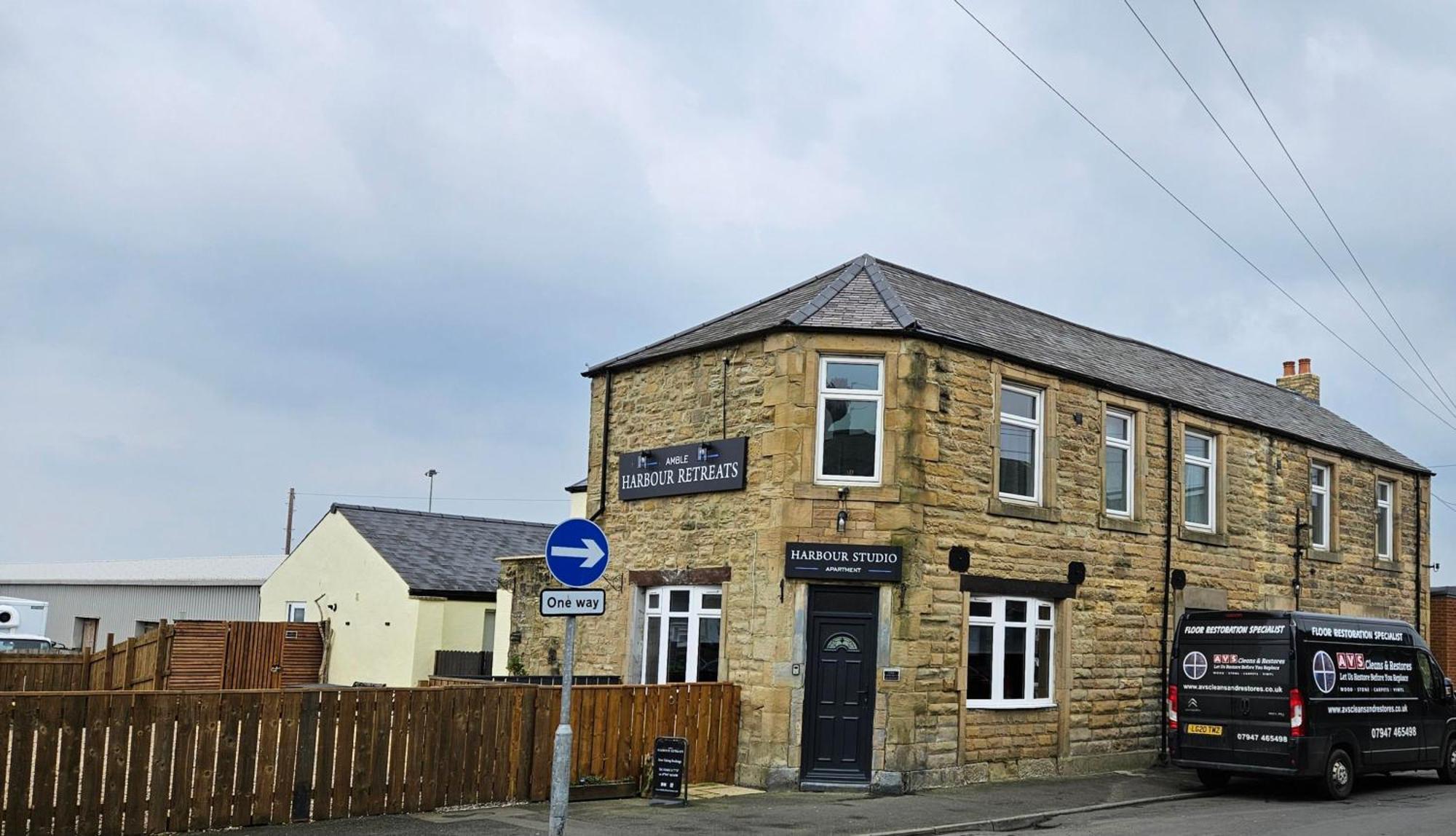 Amble Harbour Retreats Hotel Exterior photo