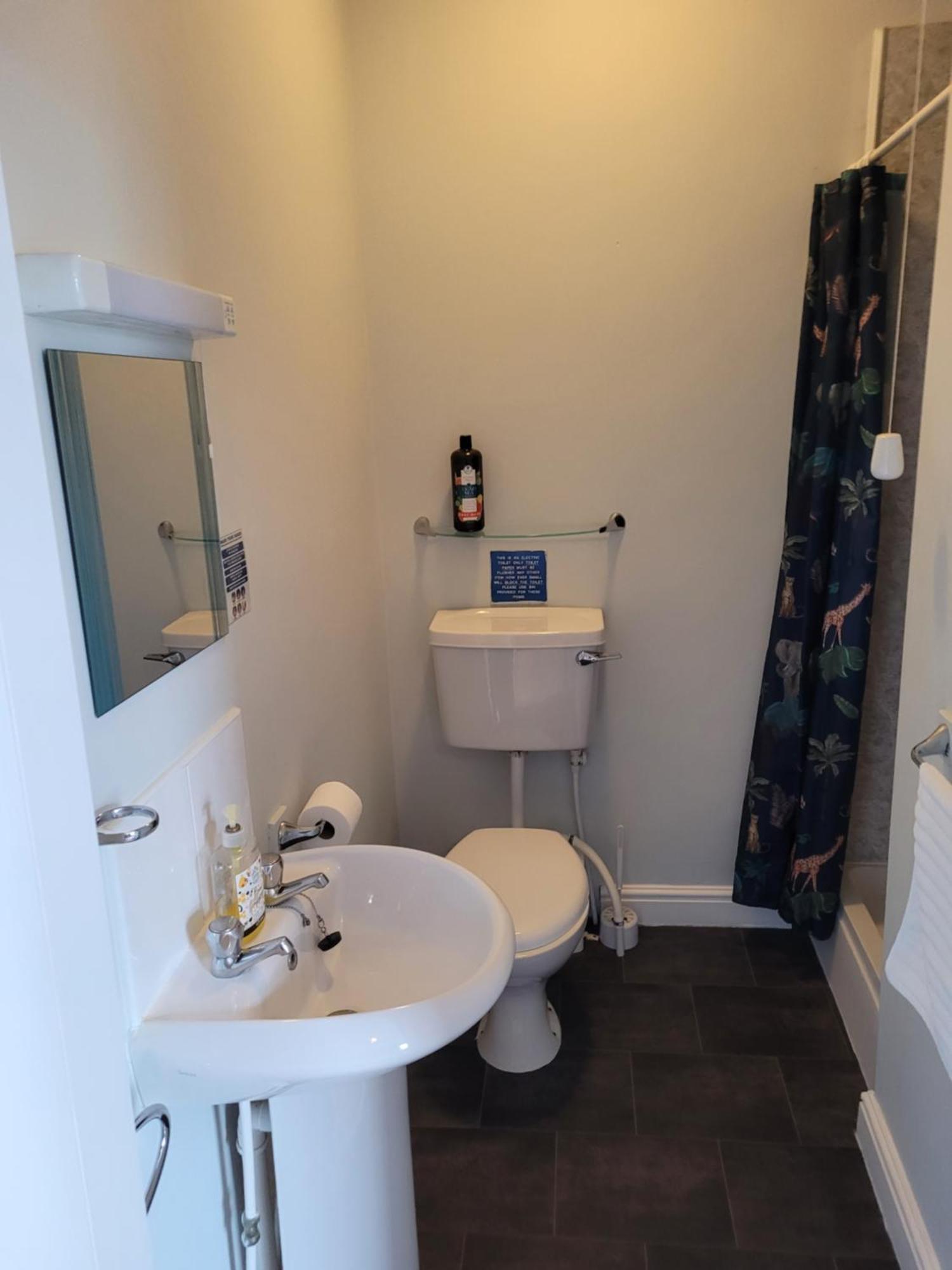 Amble Harbour Retreats Hotel Room photo